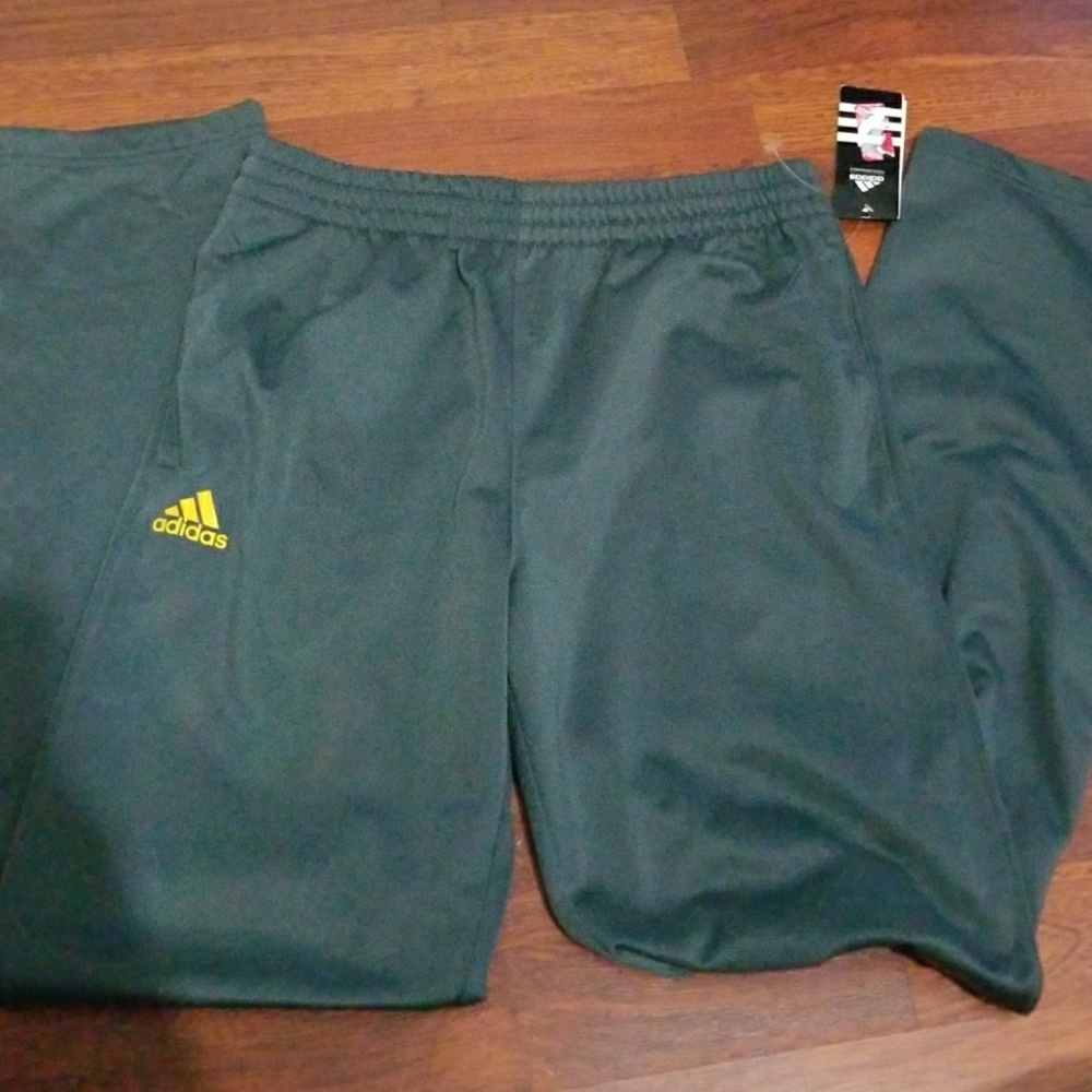 Adidas pants!! NWT🙄